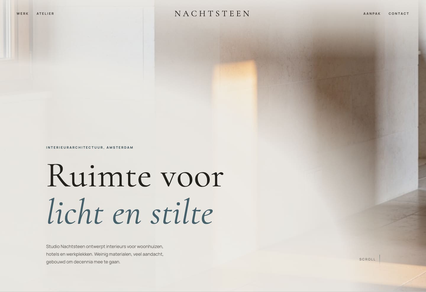 Schermafbeelding van de voorbeeldsite Studio Nachtsteen: een verstilde, typografische homepage voor een interieurarchitect.